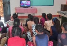 जशपुरनगर : मुख्यमंत्री मासिक रेडियोवार्ता लोकवाणी के माध्यम से आम जनता से हुए रू-ब-रू…