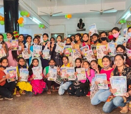 राजनांदगांव : जिला स्तरीय फोटो प्रदर्शनी में छात्रावास के विद्यार्थी अवकाश के दिनों में योजनाओं से हुए अवगत…