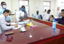 राजनांदगांव : कलेक्टर एवं जिला निर्वाचन अधिकारी ने ली राजनैतिक दलों एवं अभ्यर्थियों की बैठक…