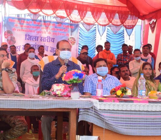 राजनांदगांव : आदिवासी क्षेत्रों में विशेष कार्ययोजना बनाकर उनके जीवन स्तर उन्नत बनाने के लिए किया जा रहा कार्य – कलेक्टर…