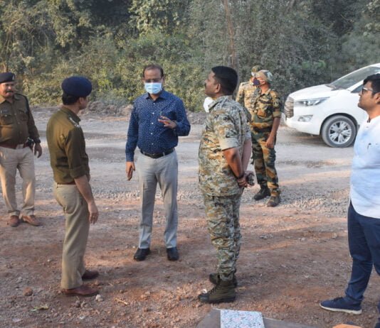 राजनांदगांव : कलेक्टर एवं पुलिस अधीक्षक ने साल्हेवारा चेकपोस्ट का किया औचक निरीक्षण…