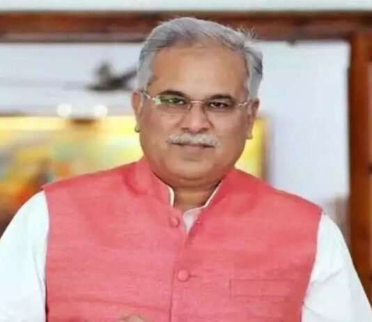 रायपुर : मुख्यमंत्री ने पंडित सुंदरलाल शर्मा की जयंती पर उन्हें किया नमन…