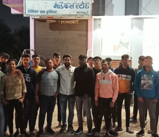 राजनांदगांव : युवा कांग्रेस जिला उपाध्यक्ष मानव देशमुख ने की वार्ड न.17 के युवाओं के साथ बैठक…