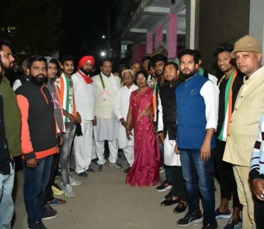 राजनांदगांव : हेमा देशमुख के नेतृत्व में वार्ड 17 तुलसीपुर के 27 युवाओं ने गिरीश देवांगन के समक्ष किया कांग्रेस प्रवेश…