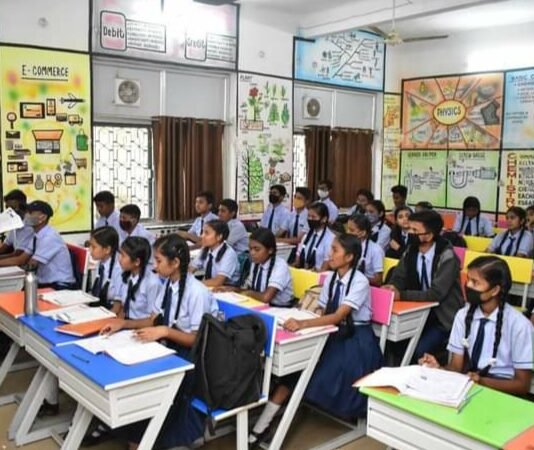 राजनांदगांव : शासन की स्वामी आत्मानंद उत्कृष्ट अंग्रेजी माध्यम स्कूल योजना के अंतर्गत सर्वेश्वर दास नगर पालिक निगम स्कूल विशेष स्वरूप में परिवर्तित…