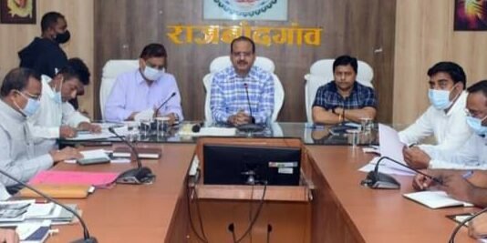 राजनांदगांव : धान खरीदी के साथ ही धान के उठाव का कार्य युद्ध स्तर पर करना होगा – कलेक्टर…