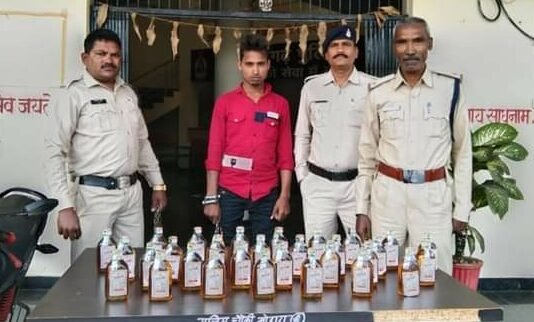 राजनांदगांव : अवैध रूप से शराब परिवहन करते हुए एक आरोपी को मोहारा पुलिस ने किया गिरफ्तार…