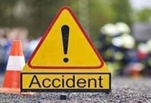 राजनांदगांव : एक्टिवा बाइक की टक्कर में एक घायल…