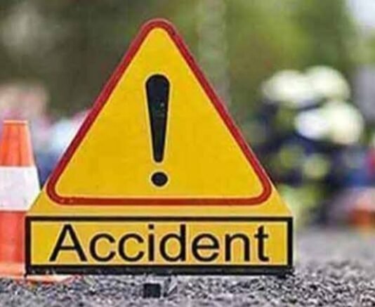 राजनांदगांव : एक्टिवा बाइक की टक्कर में एक घायल…