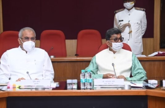 रायपुर : विधानसभा अध्यक्ष डॉ. चरणदास महंत की अध्यक्षता में यहां विधानसभा के समिति कक्ष में कार्य मंत्रणा समिति की बैठक आयोजित की गई…