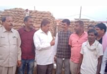 कवर्धा : पंजीकृत किसानों को धान बेचने में अनावश्यक परेशानी नही होनी चाहिए- मंत्री अकबर…