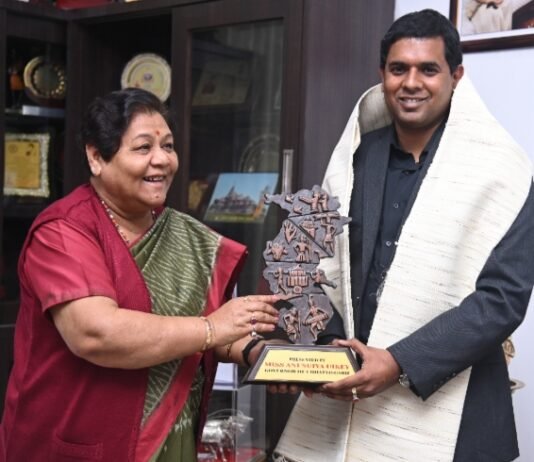 रायपुर : राज्यपाल से गणेश कर ने की सौजन्य भेंट…