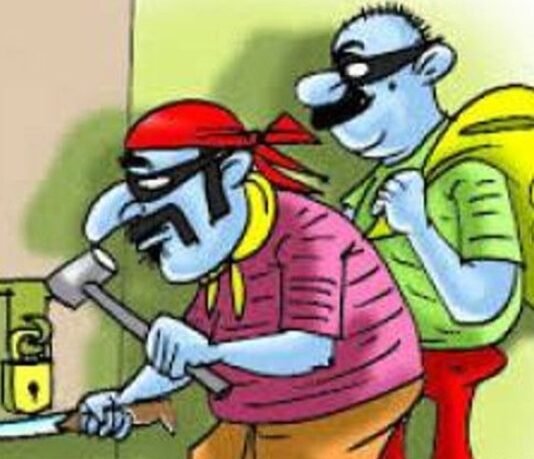 राजनांदगांव : ज्वेलरी शॉप से ढाई लाख के जेवर की चोरी…