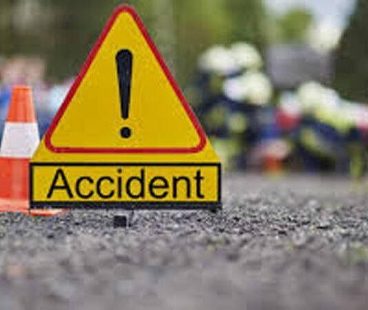 राजनांदगांव : मोटर साइकिल की टक्कर से युवक की मौत, दो घायल…