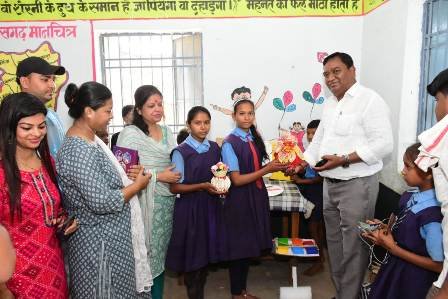 राजनांदगांव : समर कैम्प के माध्यम से बच्चों को निहित प्रतिभा को तराशने का एक अच्छा अवसर – कलेक्टर…