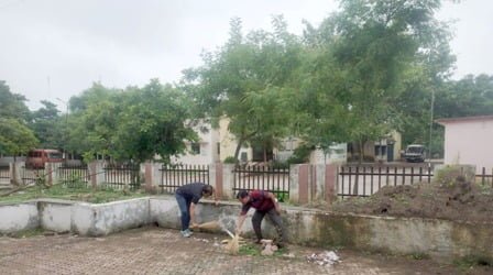 राजनांदगांव: मेरा घर, मेरा दफ्तर अभियान के तहत सभी शासकीय कार्यालयों में व्यापक पैमाने पर की गई साफ-सफाई…