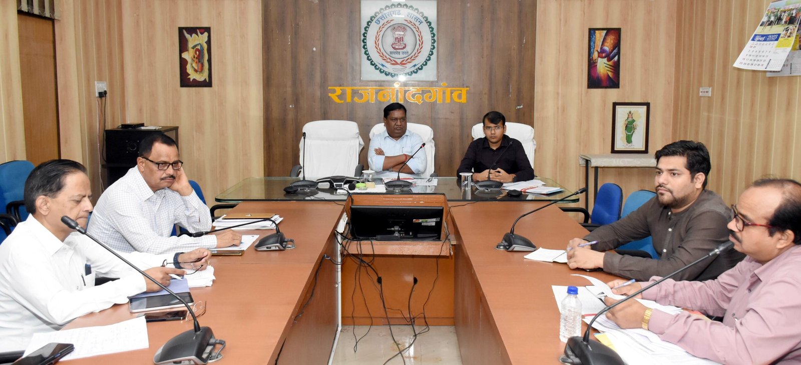 कलेक्टर ने शासन की योजनाओं के क्रियान्वयन के लिए जिला पंचायत, कृषि, उद्यानिकी, पशु चिकित्सा, मत्स्य विभाग के अधिकारियों की ली बैठक…