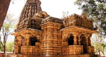 सवा करोड़ रुपए खर्च करने के बाद भी भोरमदेव मंदिर में गर्भ गृह के साथ तीनो द्वारों में हो रहा जल रिसाव…