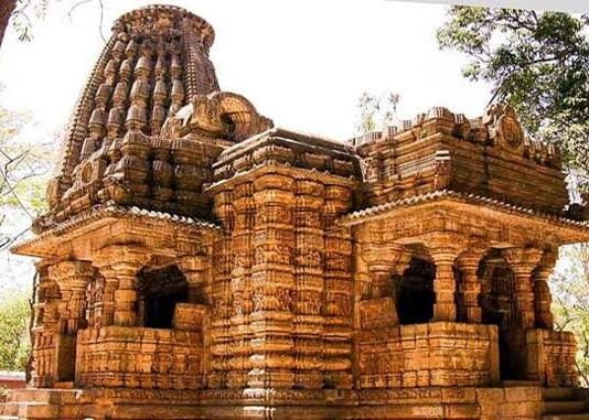 सवा करोड़ रुपए खर्च करने के बाद भी भोरमदेव मंदिर में गर्भ गृह के साथ तीनो द्वारों में हो रहा जल रिसाव…