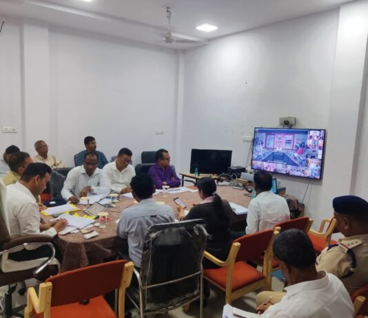 खैरागढ : मुख्य सचिव ने कलेक्टरो और संभागायुक्तों की वीडियो कॉन्फ्रेंसिंग से ली बैठक…