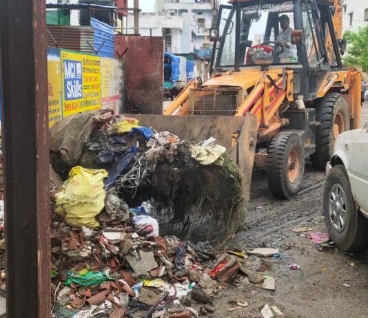 राजनांदगांव : अत्यधिक वर्षा पर शहर में नाला नाली की सफाई दुरूस्त करने आयुक्त ने दिये निर्देश…