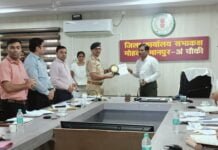 मोहला : कलेक्टर ने सुगम यातायात व्यवस्था के लिए यातायात प्रभारी को किया सम्मानित…