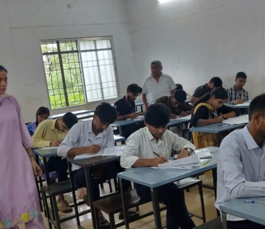 खैरागढ : जिले में हाईस्कुल एवं हायर सेकेंडरी की द्वितीय मुख्य परीक्षा का आयोजन 12 अगस्त तक संचालित…