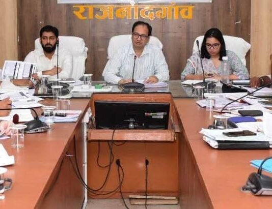 राजनांदगांव : प्रधानमंत्री आवास योजना-ग्रामीण के आवास उपलब्ध कराने के संबंध में तैयार की गई रणनीतियों एवं कार्य-योजनाओं पर की गई चर्चा…