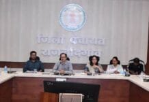 राजनांदगांव : कलेक्टर ने सड़क पर घुमंतू पशुओं के कारण हो रही दुर्घटनाओं को रोकने के लिए ली बैठक…