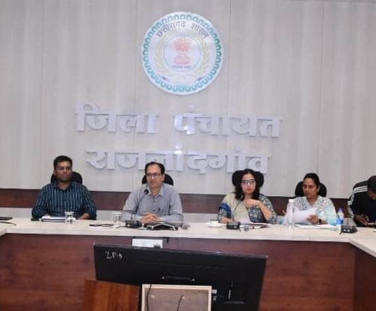 राजनांदगांव : कलेक्टर ने सड़क पर घुमंतू पशुओं के कारण हो रही दुर्घटनाओं को रोकने के लिए ली बैठक…