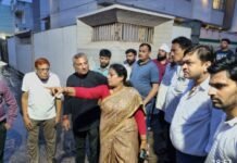 राजनांदगांव : महापौर एंव आयुक्त शहर का भ्रमण कर पानी भरान क्षेत्रों का लिया जायजा…