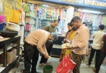 खैरागढ : चलित खाद्य प्रयोगशाला की टीम ने किराना एवं मिठाई दुकानों से लिया सेम्पल…