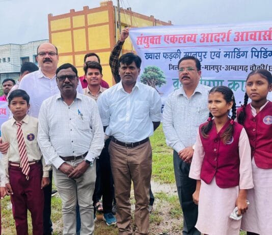 मोहला : संयुक्त एकलव्य आदर्श आवासीय विद्यालय ख्वास-फड़की-मानपुर के प्रांगण में वृक्षारोपण एवं हाथ धुलाई कार्यक्रम आयोजित किया गया…