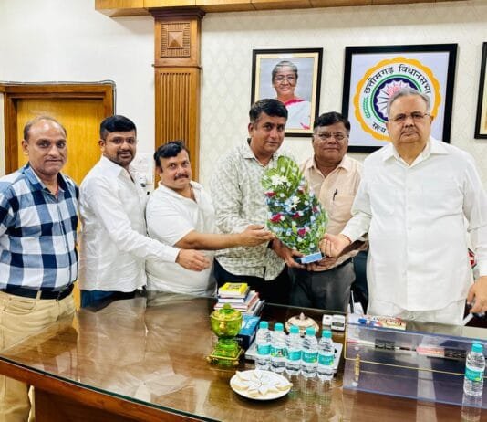 विजन टाइम्स: विधानसभा अध्यक्ष एवं विधायक डॉ रमन सिंह का विधुत ठेकेदार संघ द्वारा आभार व्यक्त…