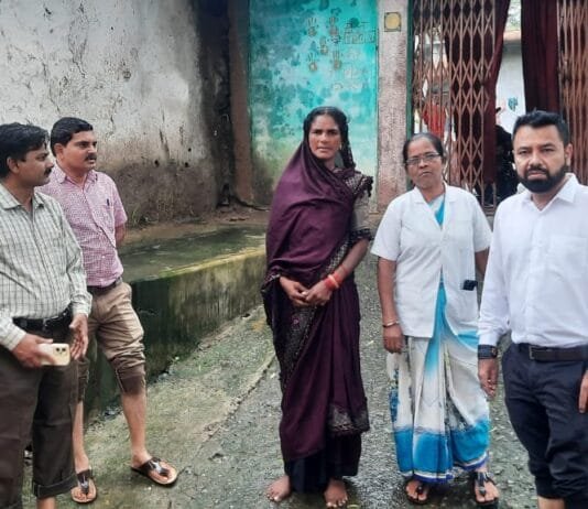 राजनांदगांव : कलेक्टर के निर्देश पर स्वास्थ्य जांच एवं उपचार के लिए स्वास्थ्य विभाग की टीम पहुंची ग्राम खपरीखुर्द…