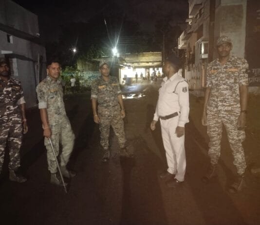 राजनांदगांव : शांति व्यवस्था सुरक्षा हेतु पैदल पेट्रोलिंग…