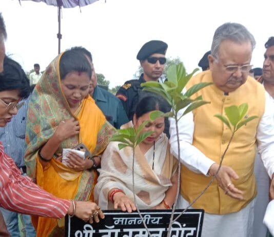 राजनांदगांव : मिशन जल रक्षा के तहत जिले में चल रहा वृक्षारोपण महाभियान…