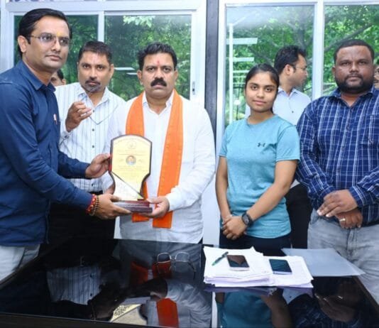 रायपुर : यूथ वर्ल्ड जुजित्सु चैंपियनशिप हेतु चयनित राणा वसुंधरा सिंह ने उपमुख्यमंत्री विजय शर्मा से की मुलाकात…