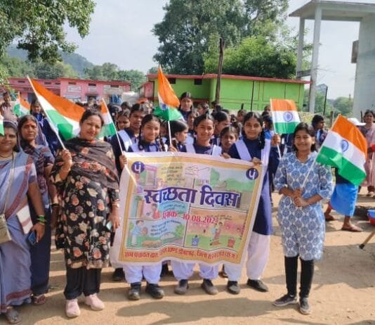 राजनांदगांव : ग्राम पंचायत ढारा में हर घर तिरंगा, स्वच्छता एवं डायरिया के रोकथाम हेतु चलाया गया जागरूकता अभियान…