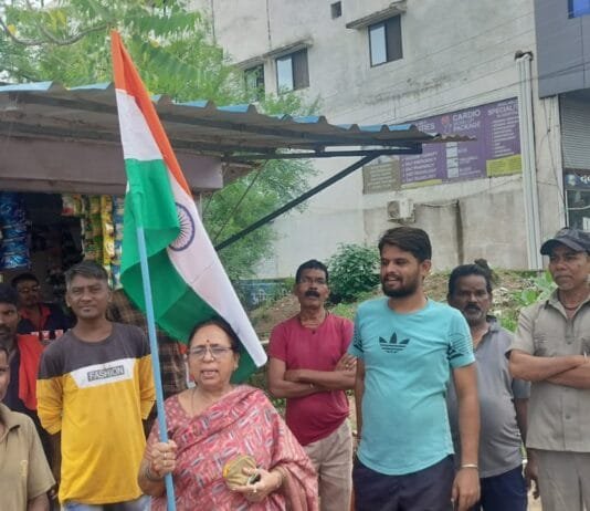 राजनांदगांव : प्रदेश कांग्रेस कमिटी के आव्हान में राजीव नगर में निकली संविधान यात्रा…