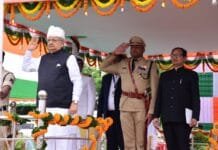 राजनांदगांव : विधानसभा अध्यक्ष डॉ. रमन सिंह ने ध्वजारोहण कर परेड की सलामी ली…