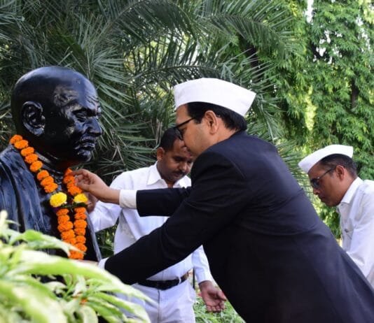 राजनांदगांव : कलेक्टर ने कलेक्टोरेट में किया ध्वजारोहण…