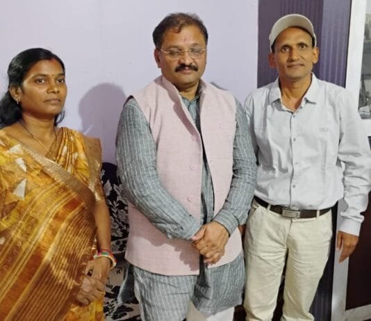 राजनांदगांव : शोक संतप्त परिवार से मिले सांसद संतोष पांडे…