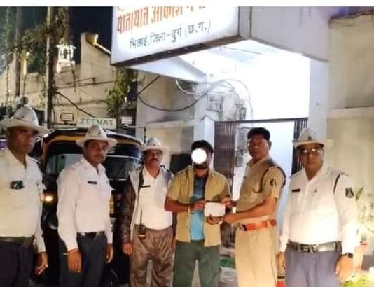 दुर्ग : मोडिफाई सायलेंसर एवं यातायात नियमों का पालन ना करने वाहन चालकों पर की गई कार्यवाही…