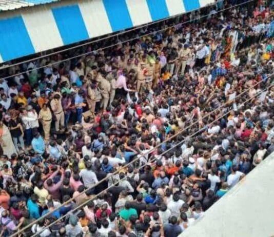 स्कूली बच्चियों के यौन शोषण से उबल रहा बदलापुर, SIT को सौंपी गई जांच, 10 Points में समझें पूरा मामला…