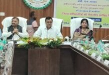 खैरागढ : शासन की जनकल्याणकारी योजनाओं का जमीनी स्तर पर क्रियान्वयन हो – प्रभारी मंत्री देवांगन…