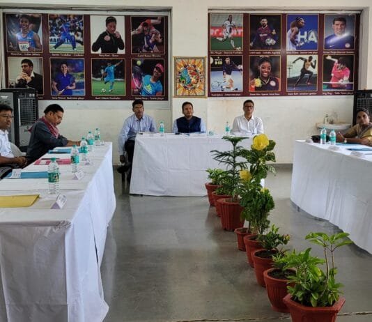 खैरागढ : विद्यार्थियों के हित में चरणबद्ध ढंग से संपूर्ण कार्य समय सीमा में कराएं-कलेक्टर वर्मा…