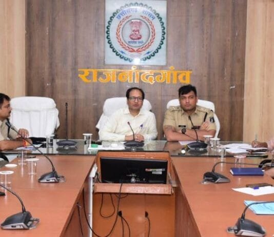 राजनांदगांव : चिकित्सालय पहुंचने वाले मरीज का तत्काल ईलाज प्रारंभ करना सुनिश्चित करें – कलेक्टर…