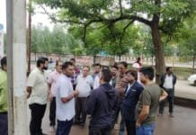 राजनांदगांव : सफाई निरीक्षण में आज आयुक्त 18 एकड़ एसएलआरएम सेन्टर एवंकॉलोनी में सफाई देख कर्मियों से की चर्चा…