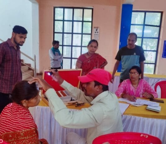 राजनांदगांव : जनसमस्या निवारण पखवाड़ा आडिटोरियम के शिविर मे 159 मांग व 5 शिकायत सहित 164 आवेदन प्राप्त, 64 का शिविर मंे ही निराकरण…